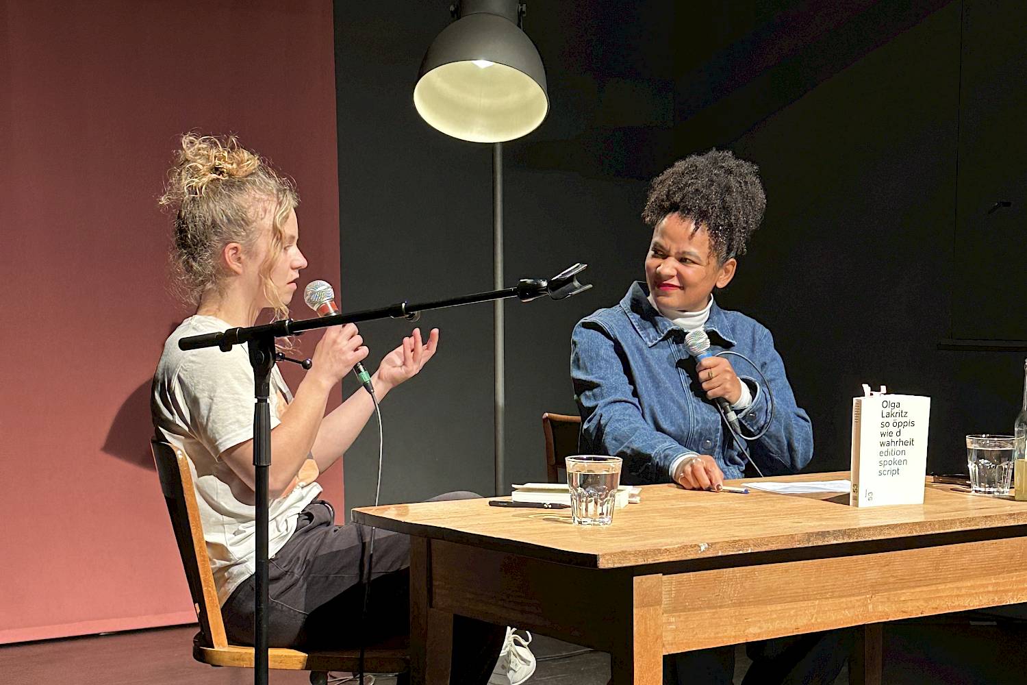 «so öppis wie d wahrheit» von Olga Lakritz, Moderation: Fatima Moumouni, Foto: sogar theater