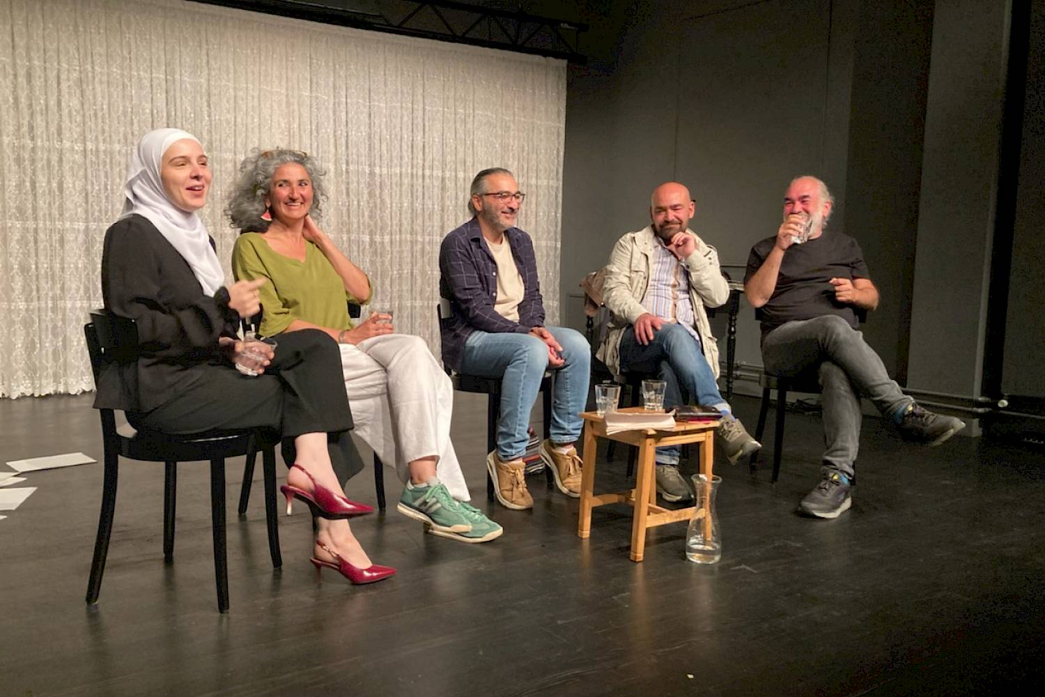 Publikumsgespräch nach der Theatervorstellung, mit Leen Zawan, Heba Hage-Felder, Wael Kadour, Mudar Alhaggi, Mohamad Al Rashi, Foto: sogar theater