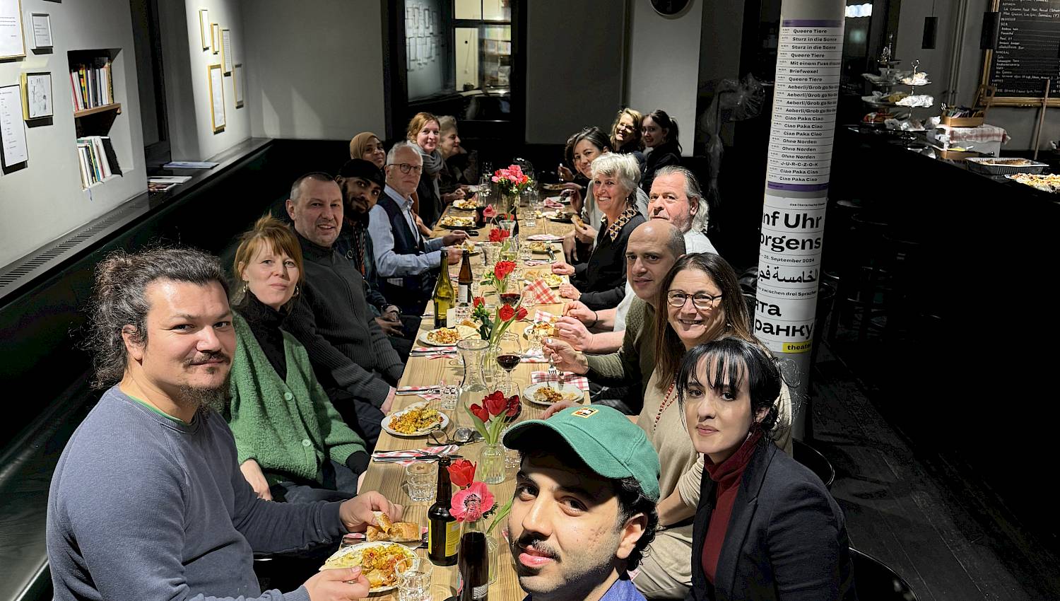 Das erweiterte sogar Team und der sogar Vorstand beim Abschluss vom Tandem Diversität, Foto: sogar theater